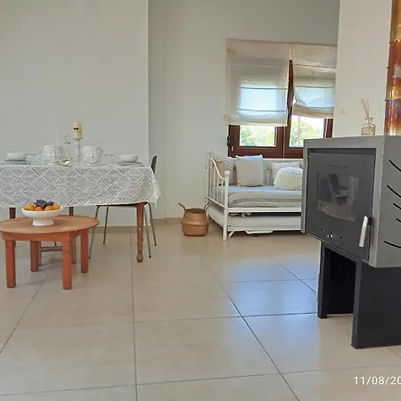 בית נופש Alkyone 4 Bed *