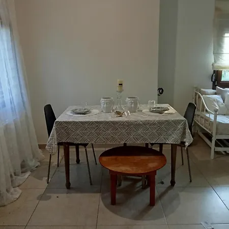 בית נופש Alkyone 4 Bed קאלה נרה